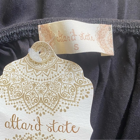 Altar’d State sz S Black off-the-shoulder tie knot sleeve scoop neck high-low - Picture 6 of 6